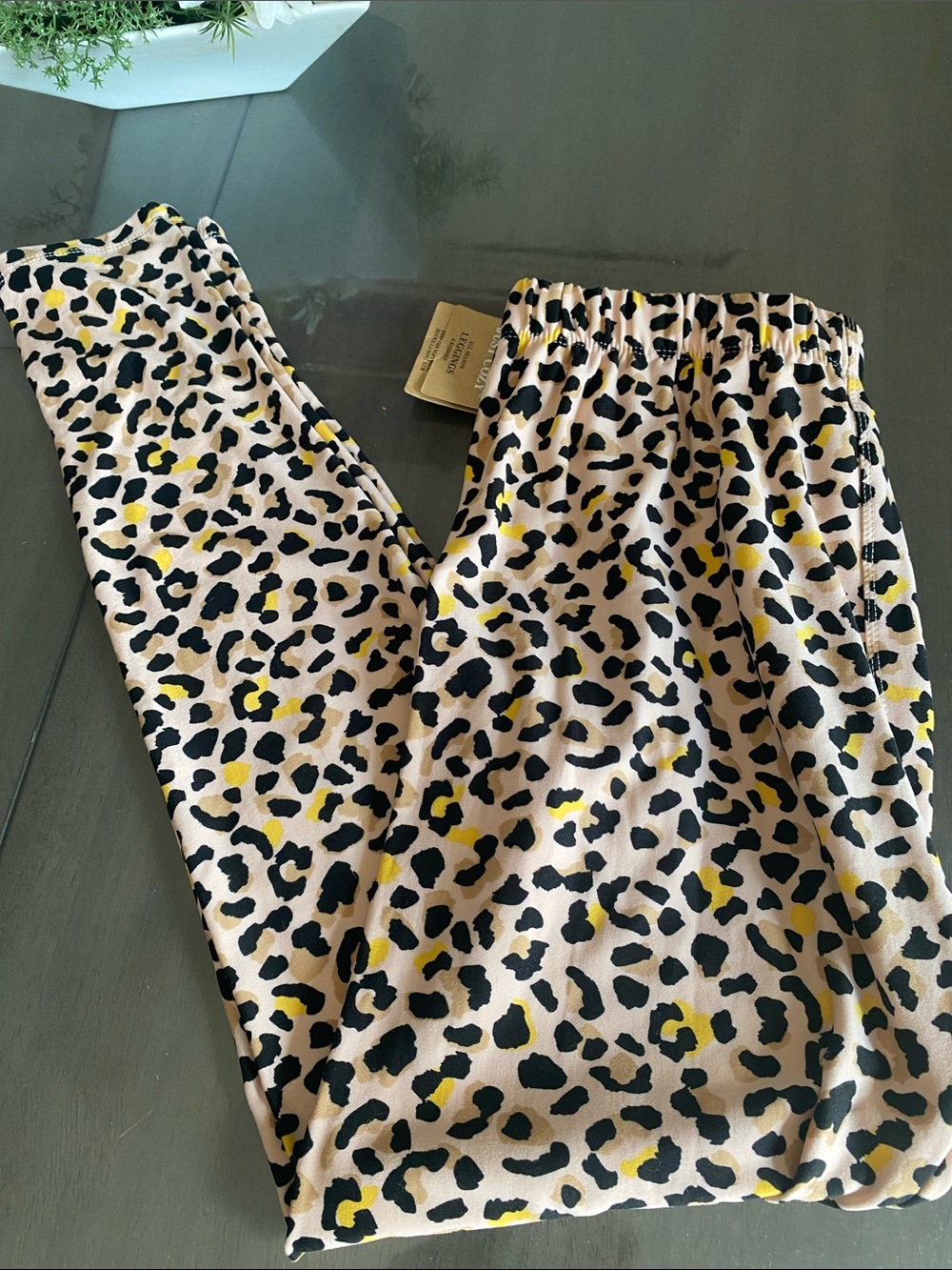 NEW🌈 Just Cozy Cheetah Print Leggings Ladies Clothes